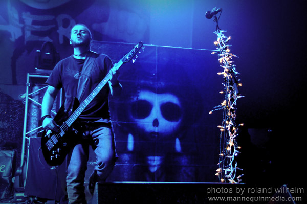 DSC_2149_V1s-Seether.jpg